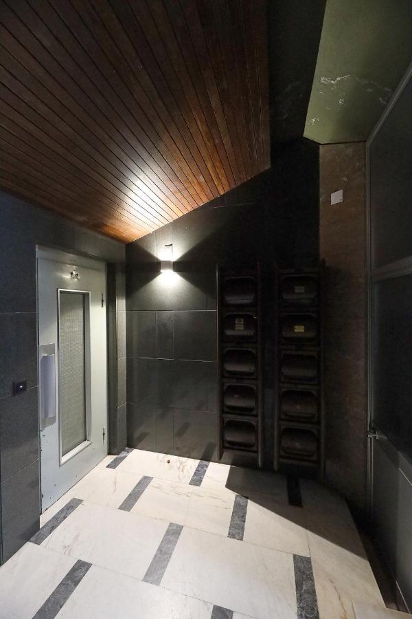 Flh Porto Spacious Apartment With Balcony Exteriör bild