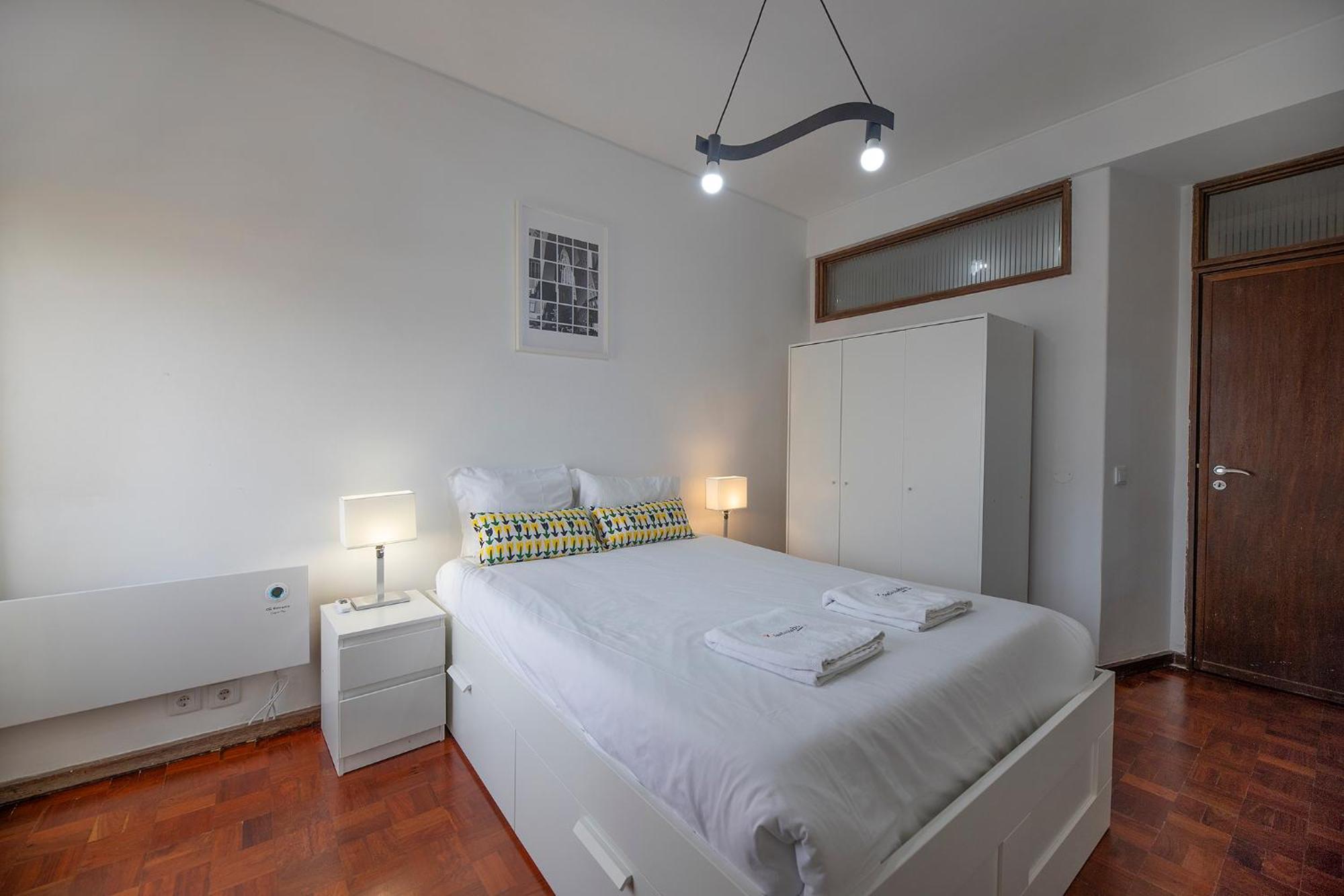 Flh Porto Spacious Apartment With Balcony Exteriör bild