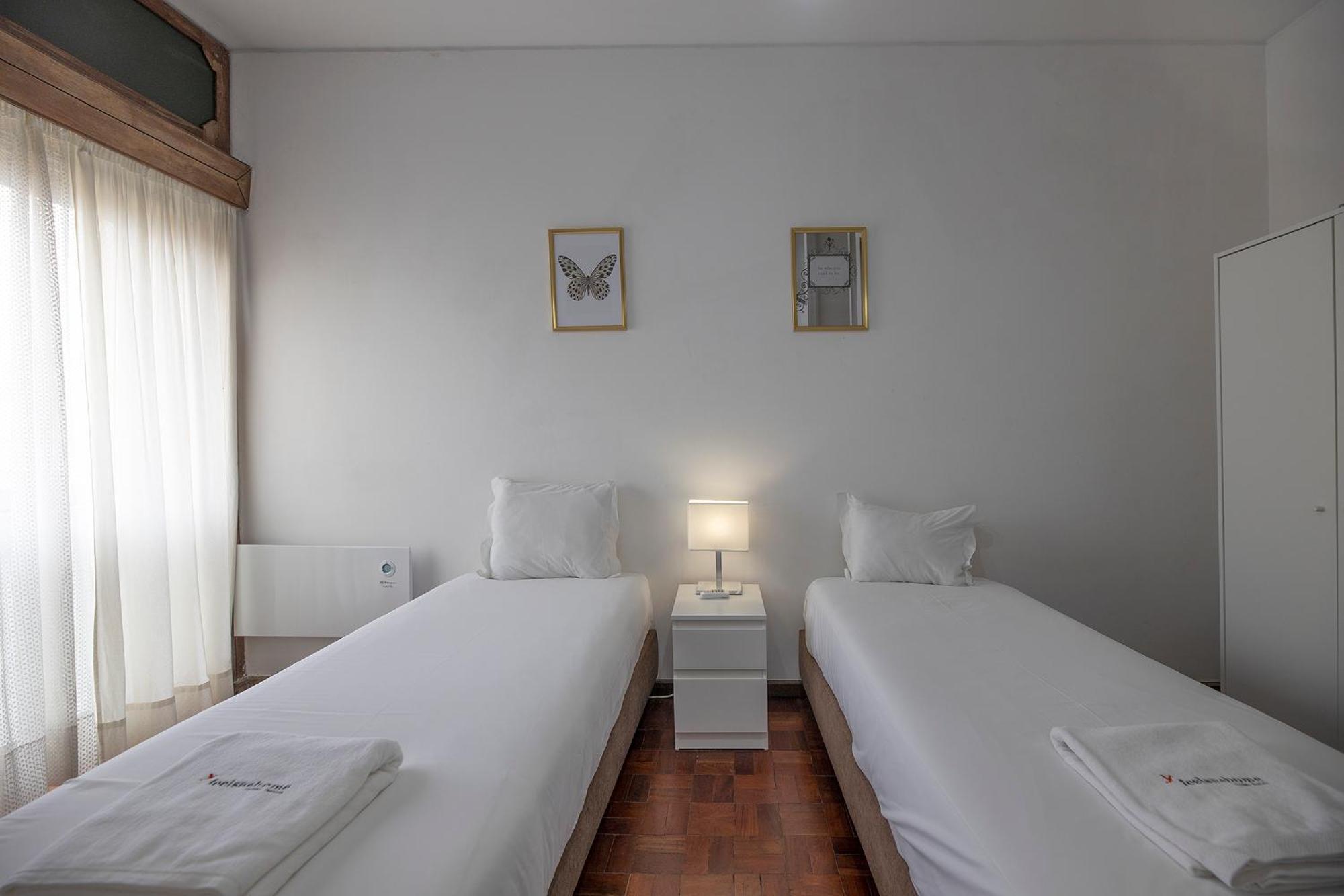 Flh Porto Spacious Apartment With Balcony Exteriör bild
