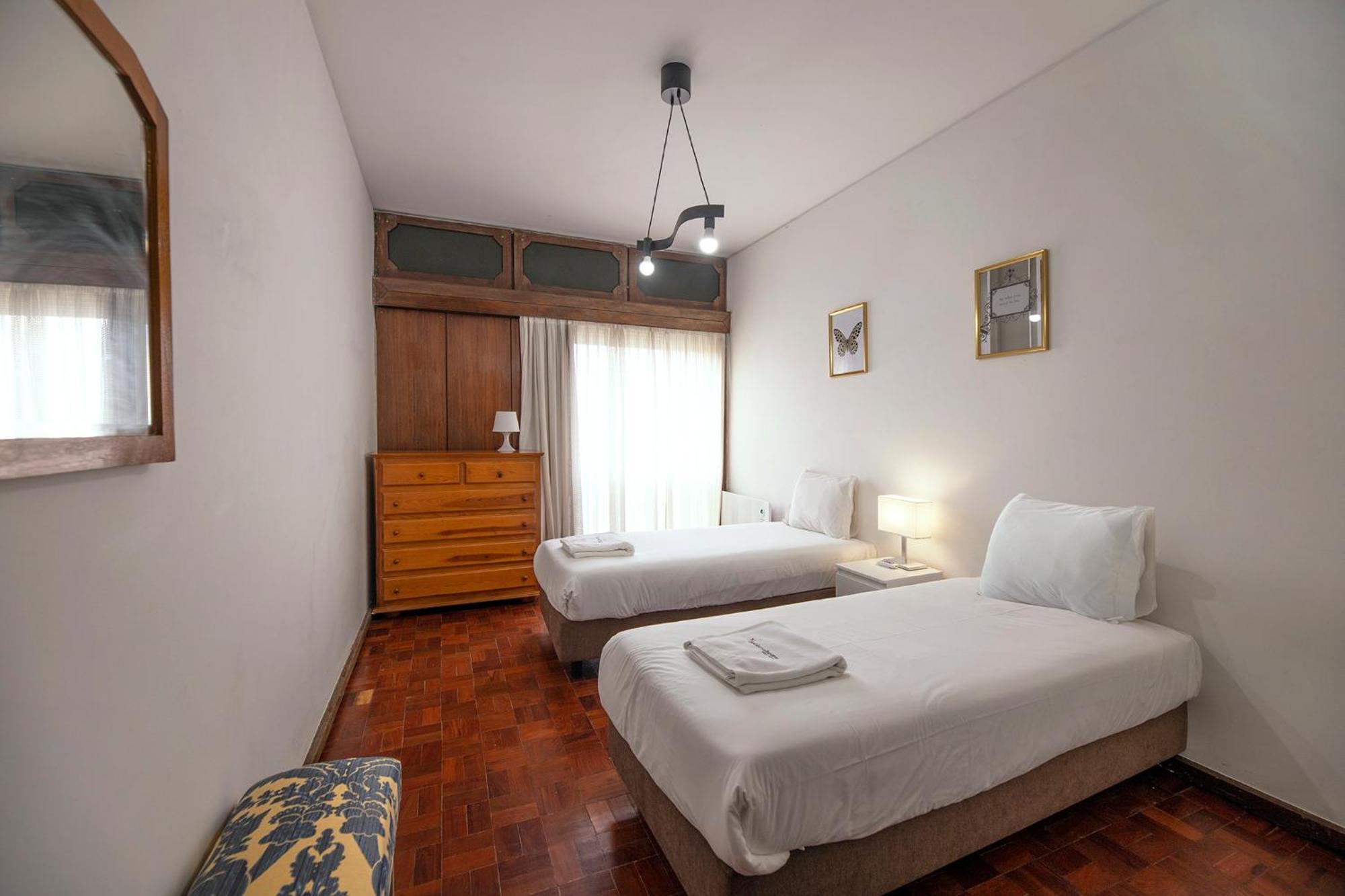 Flh Porto Spacious Apartment With Balcony Exteriör bild