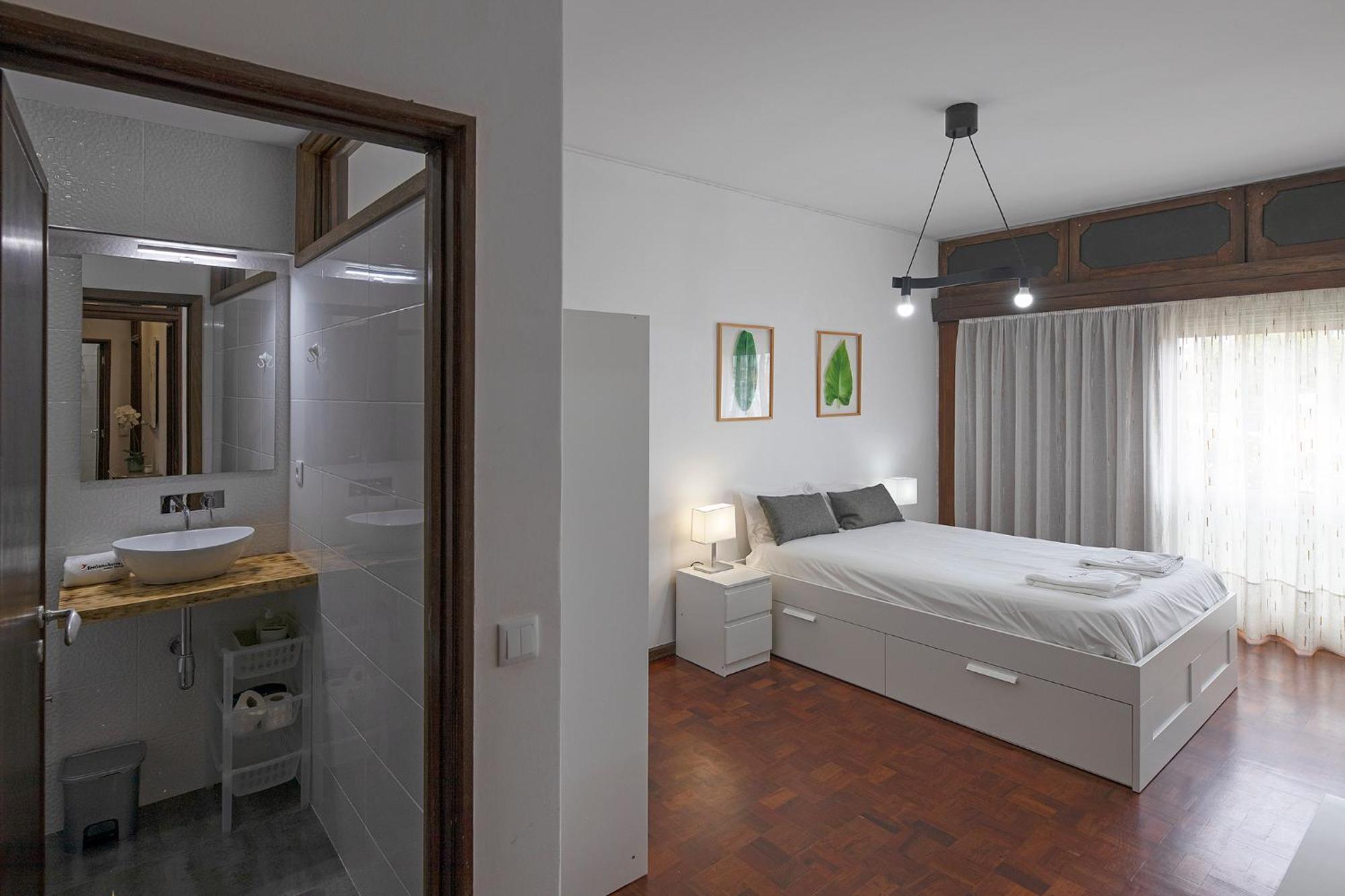 Flh Porto Spacious Apartment With Balcony Exteriör bild